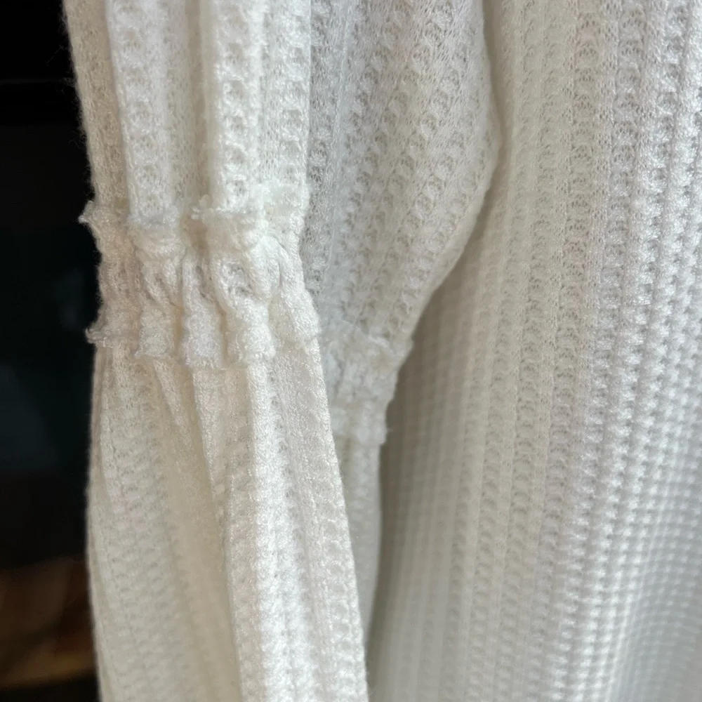 Miss Love waffle knit Vee neck distressed/raw edge long sleeve blouse. - Picture 4 of 6